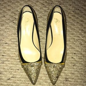 Vero Cuoio 8.5 Pointed 2inch Heels. Gold Glitter